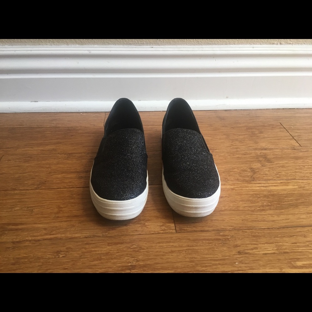 Sketchers street sneakers